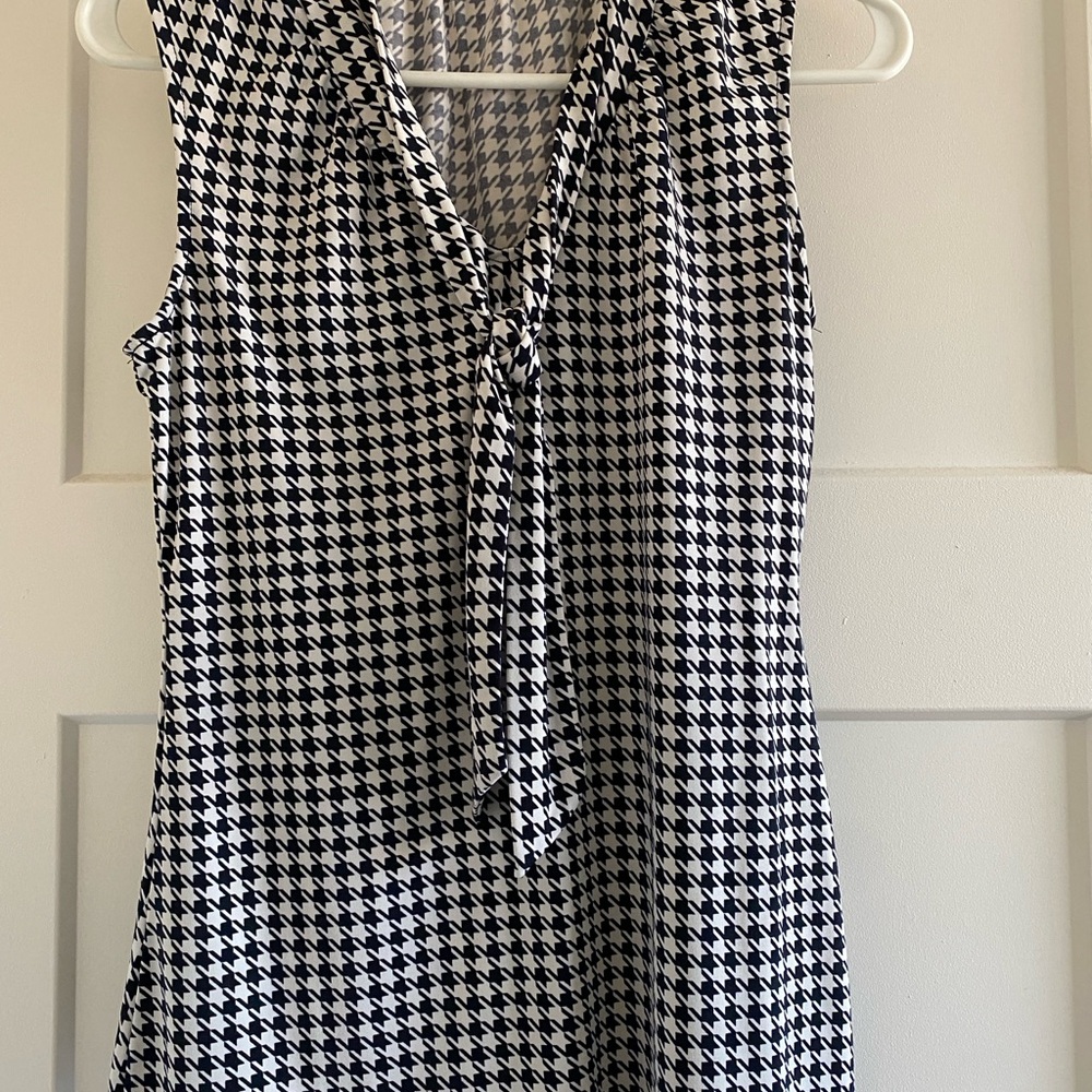 Banana Republic Monochrome Houndstooth Blouse